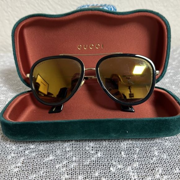 Gucci GG0062S-001 57mm Black Aviator Sunglasses with Case main image 5